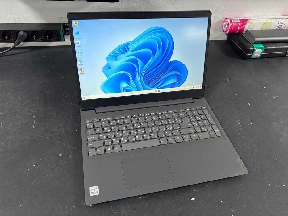 Ноутбук Lenovo в идеальном состояний / работает шустро