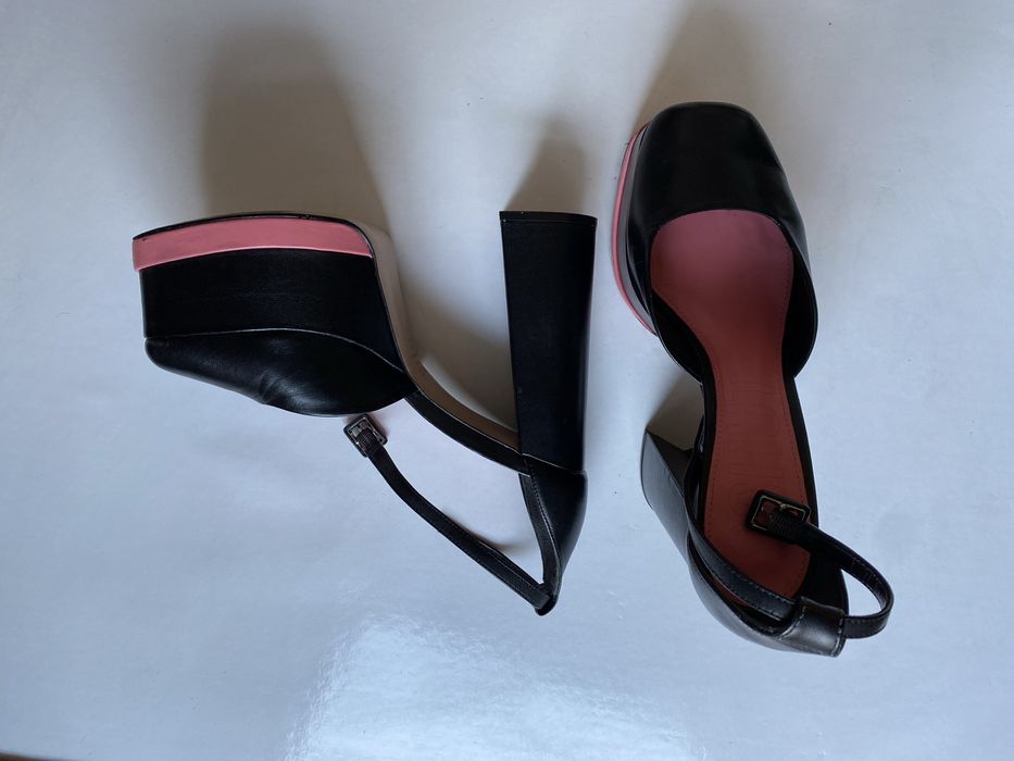 Продавам обувки SCHUTZ