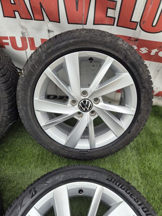Jante ca noi R 17 5x112 Golf 8 cu 205 50 17 Bridgestone