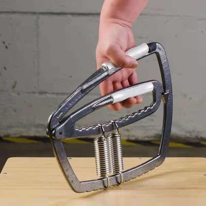 Большой железный эспандер