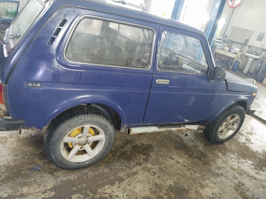 Продам ниву 1999