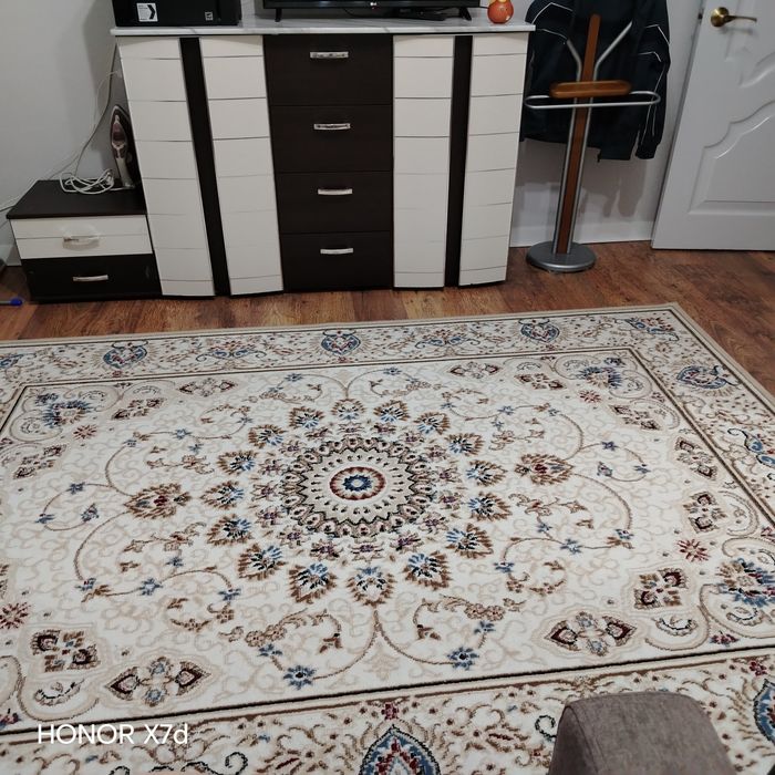 Продам ковер 180*260