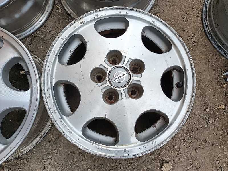 Продам оригинальные легкосплавные диски на Nissan