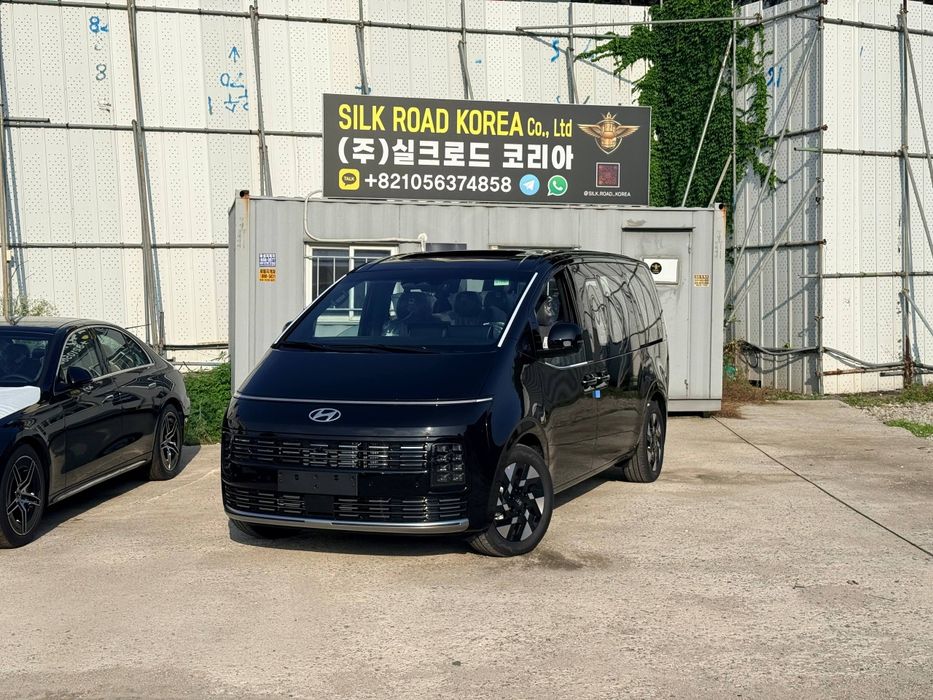 Hyundai Staria 1.6T Hybrid Lounge Inspiration