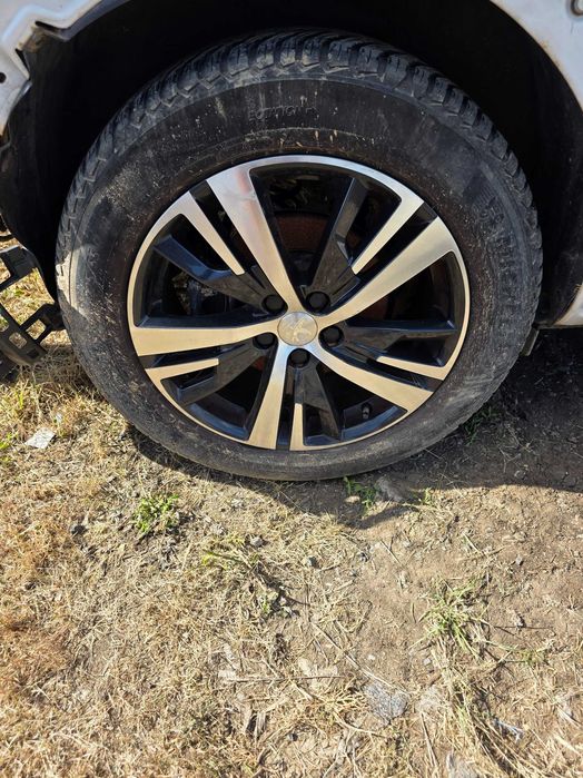 ***Продава на части*** 2 броя Peugeot 5008