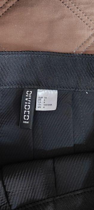 Пола с плисе H&M