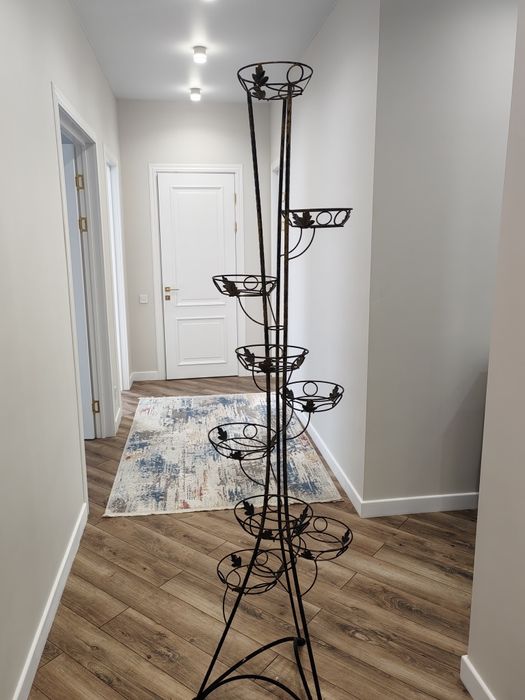 Подставка для домашних цветов