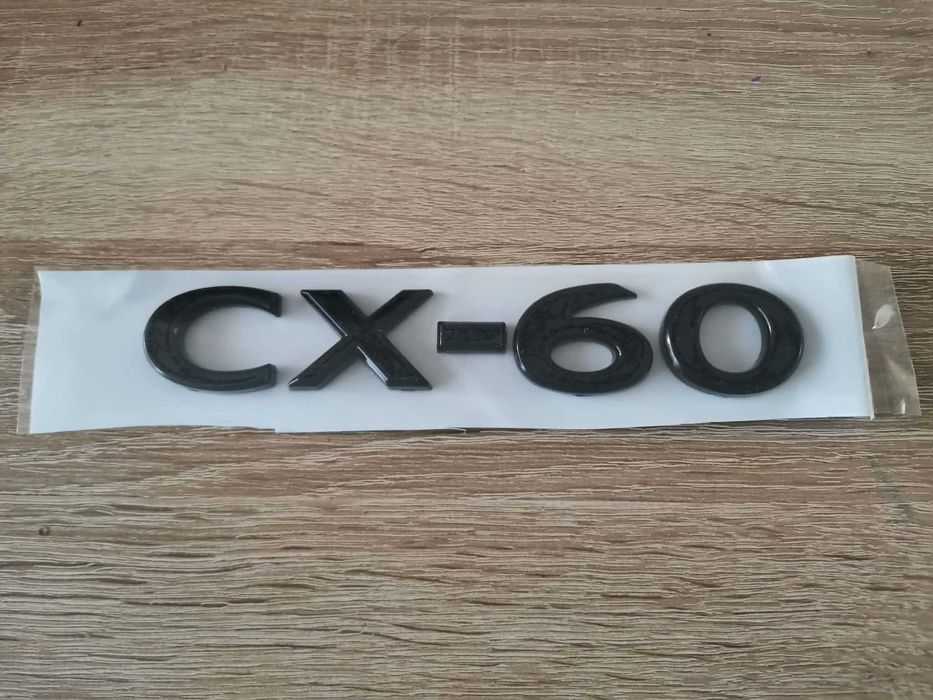 Сребрист надпис Mazda CX-60