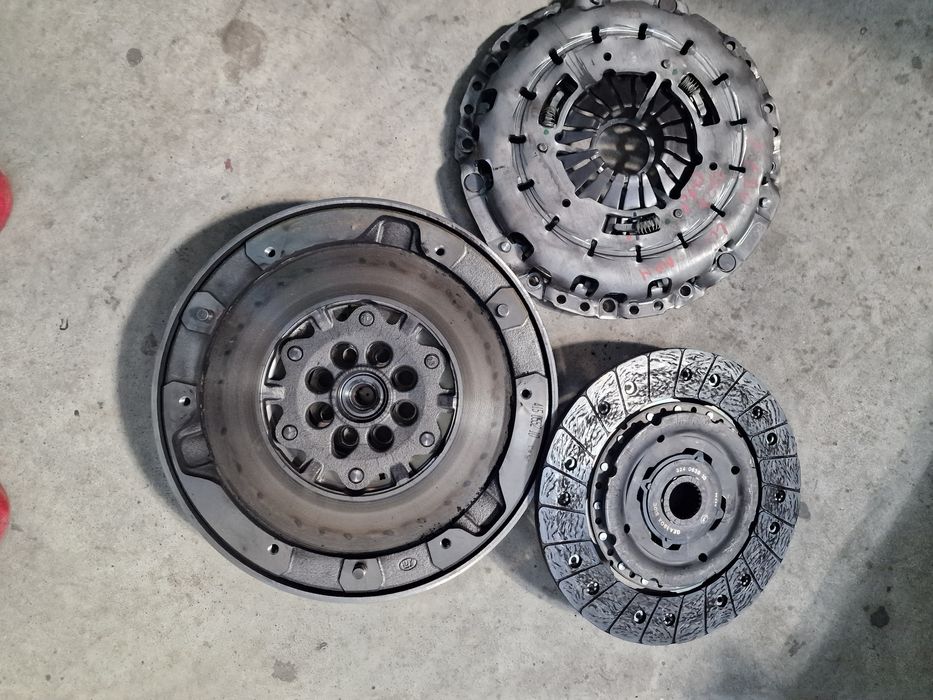 Ambreiaj volanta disc placa bmw e90 e91 e92 e60 e61 e87 n47 177cp x1