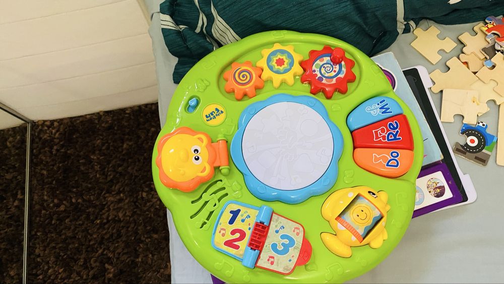 Lot mare de jucării