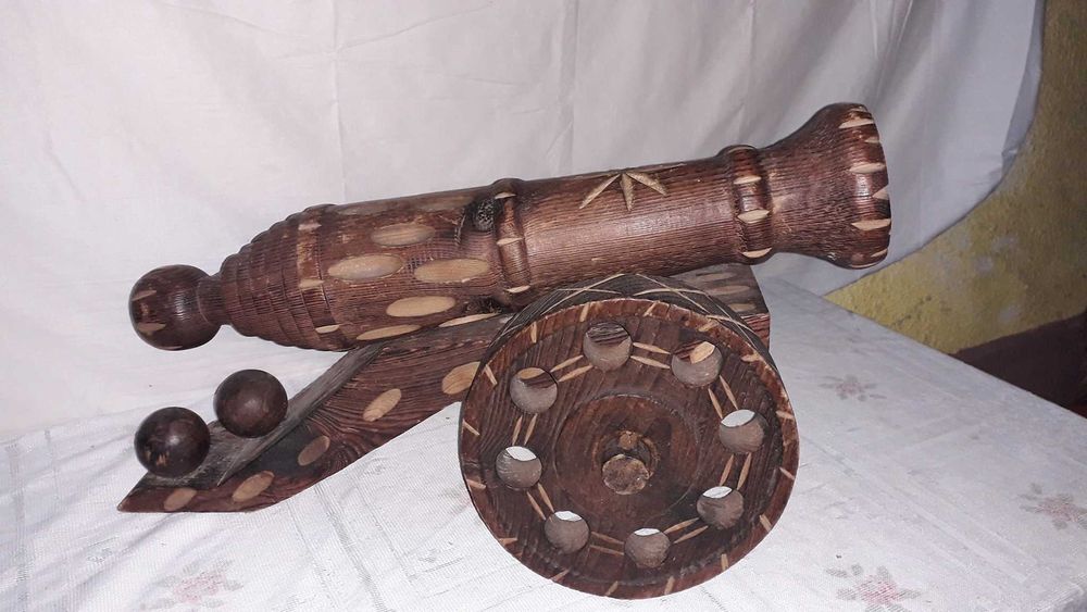 Decor Tun din lemn sculptat