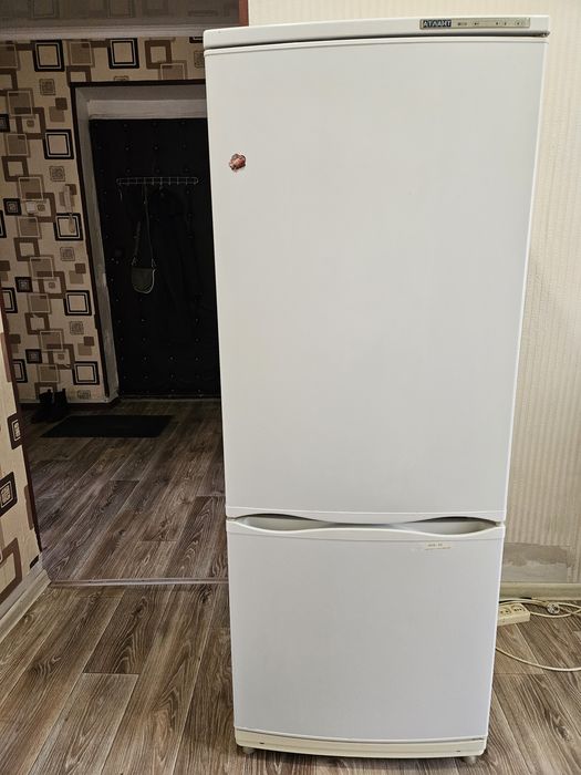 Холодильник марка Атлант