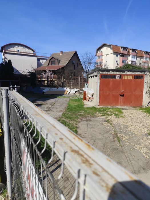 Închiriez teren 200mp+Garaj15mp,groapa ,curent +curte 200mp zona piata - Vedere 2
