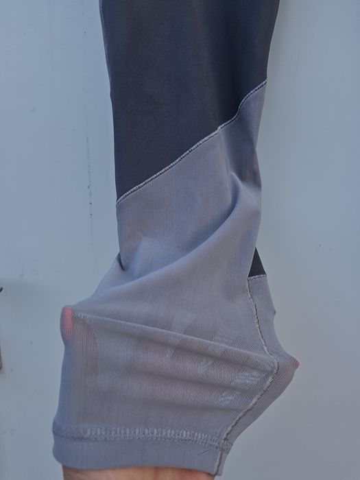 Adidas оригинален дамски клин Л размер нов