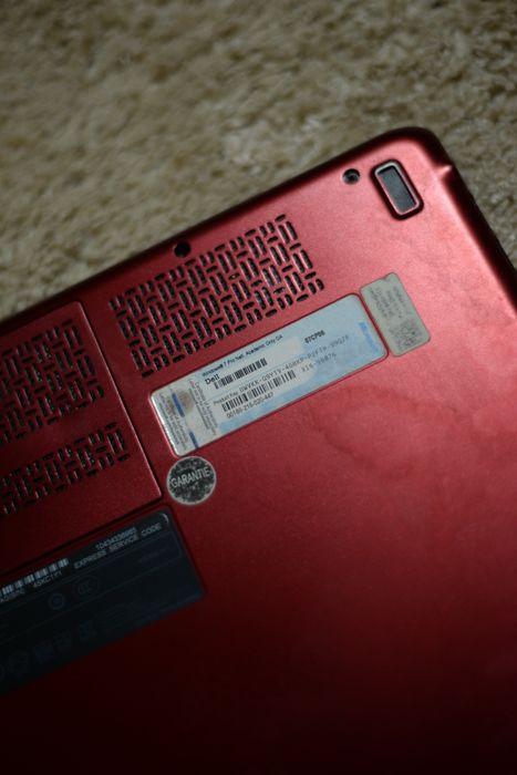 Laptop Dell Vostro 3360 pornește