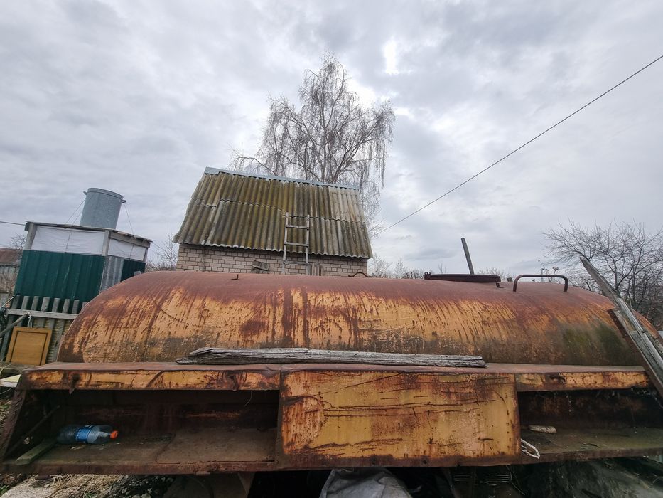Продам металлическую ёмкость (цистерну)