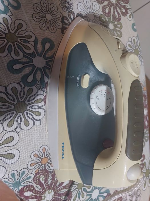 Продам утюг Tefal