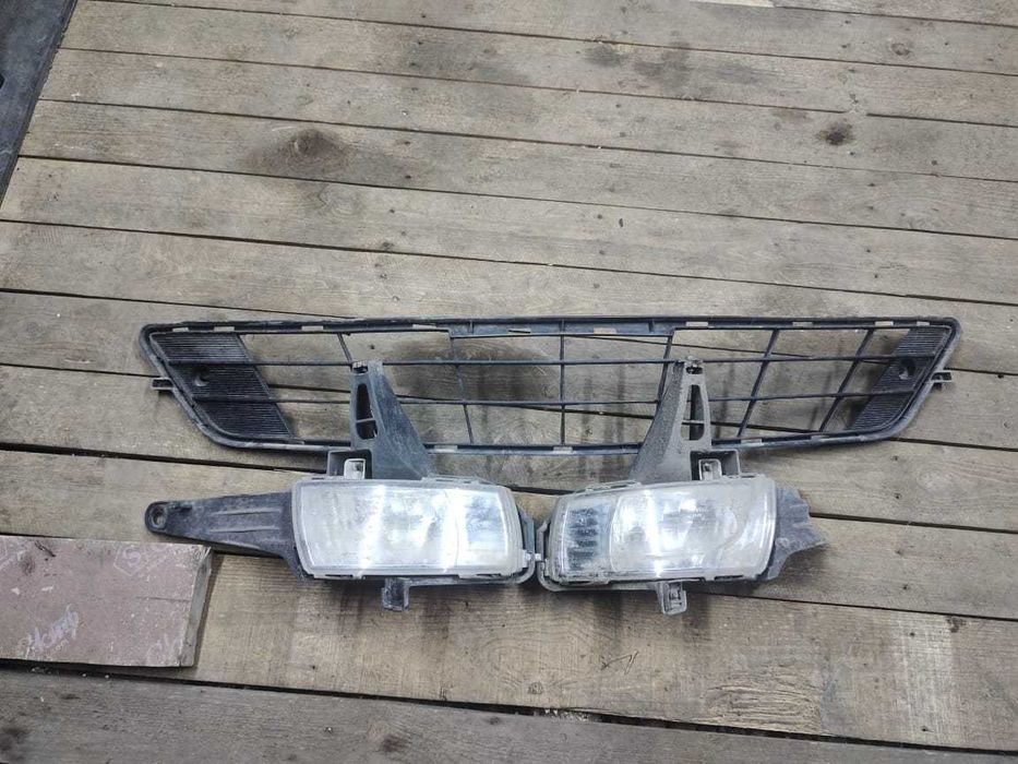 Противотуманные фары и решетка
