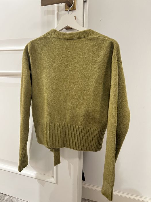 Зелена жилетка с връзки