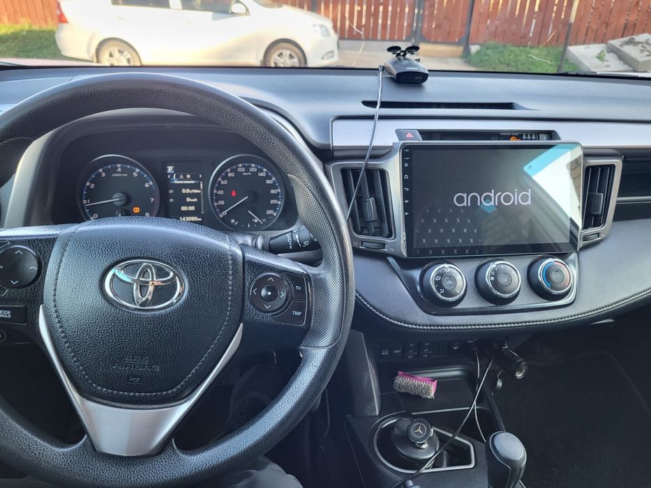 Продам Toyota Rav4