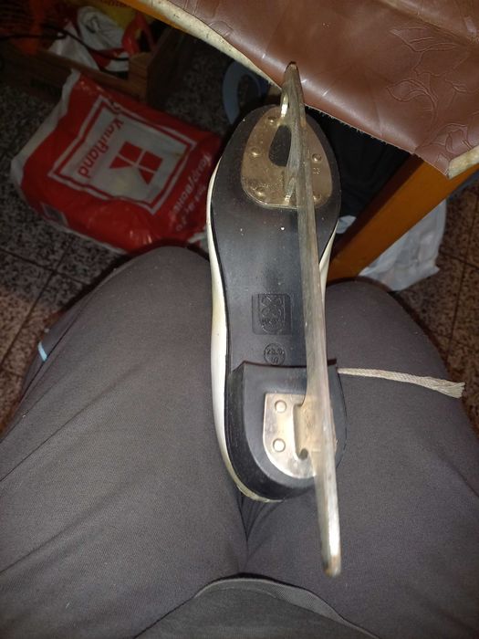 Кънки за лед №37