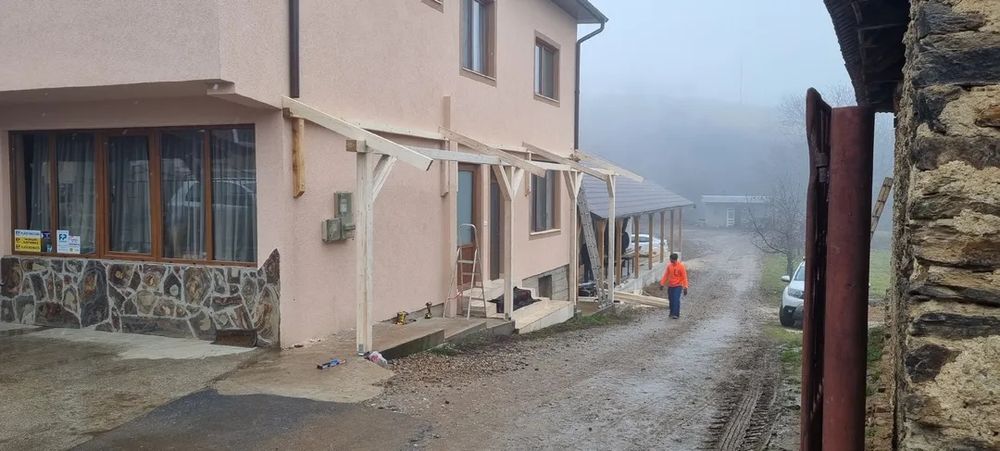 Sarpante , terase, montaj tigla metalica, tabla click, ferestre velux/facro/rotto -montaj