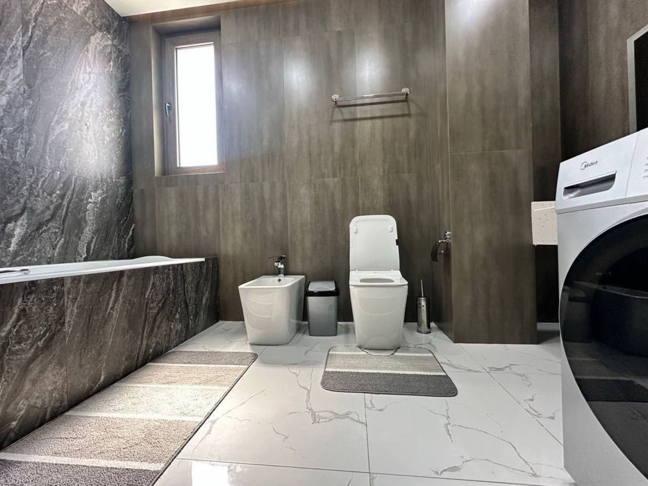 Аренда 2х комнатной квартиры,ор-р Эко парк,ц1,65м2