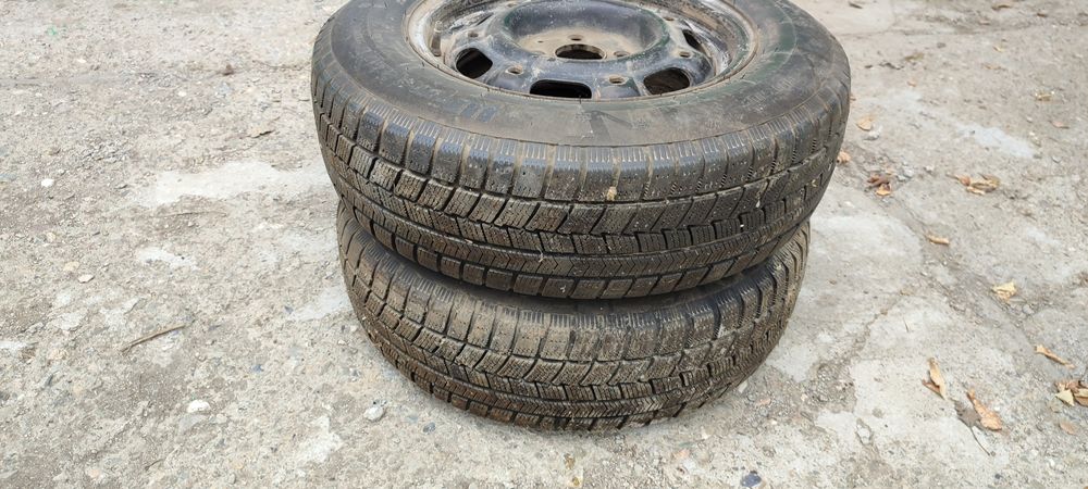 Шины 2 штук с дисками
