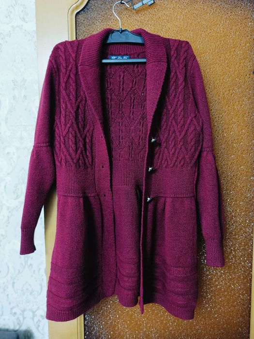 Продам куртки, платье