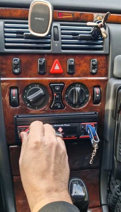 PROMO - Navigatie Android 15 1DIN Universala Ecran Retractabil Carplay