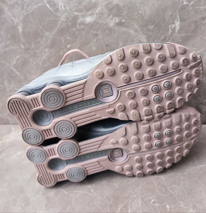 Nike Shox номер 40,5 Дамски маратонки