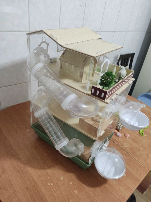 Клетка для хомяка.