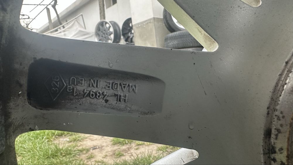 Джанти с летни гуми за Рено 18