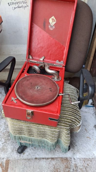 Продам музыкальный аппарат