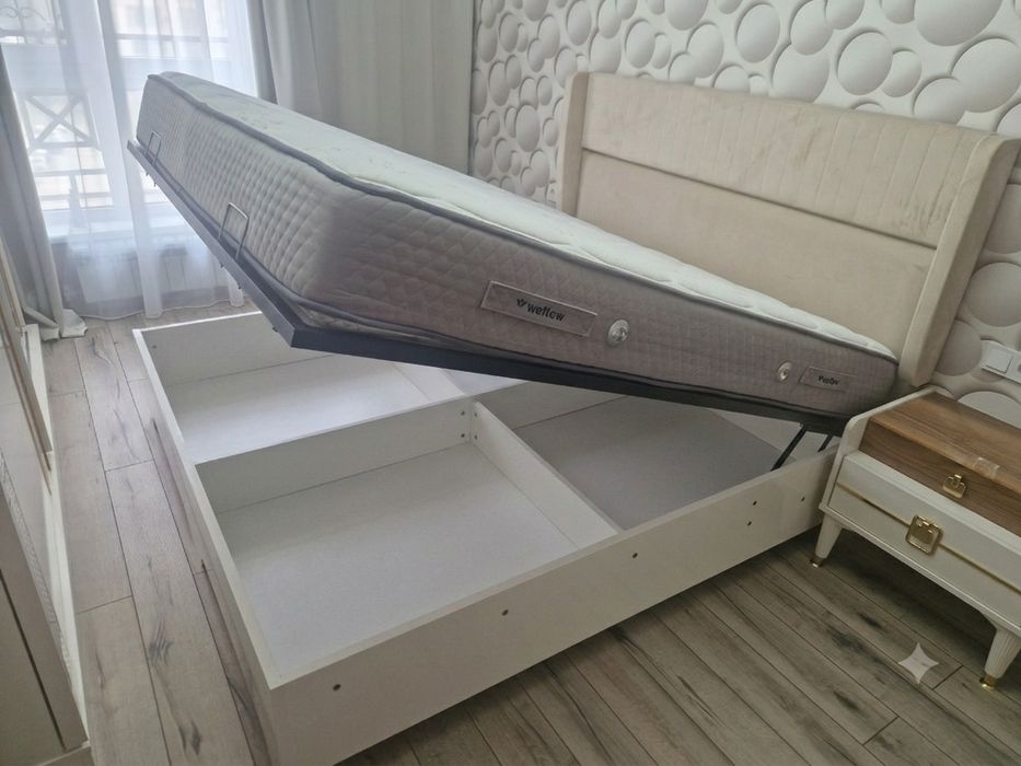 Продаётся спальная мебель.