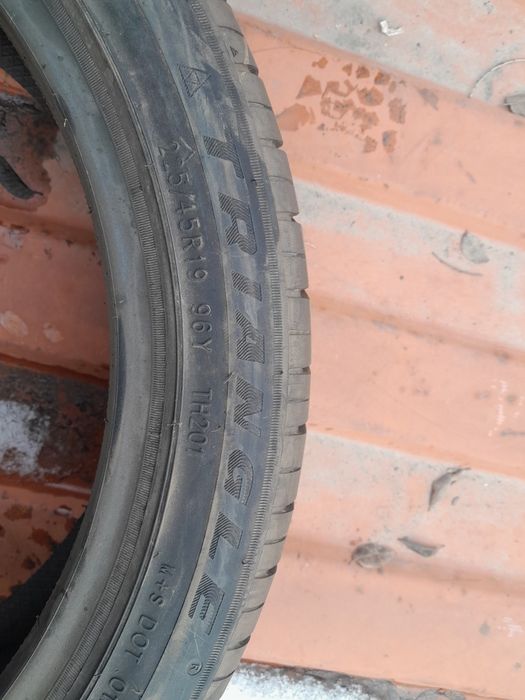 Продам шины хорошем состояние.