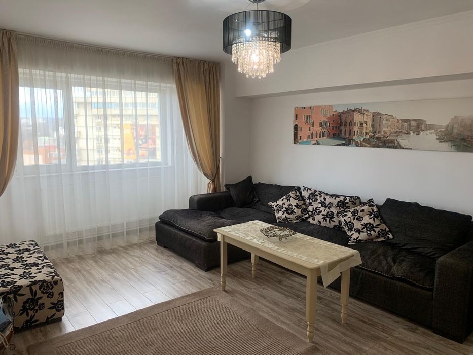 Vand apartament cu 3 camere