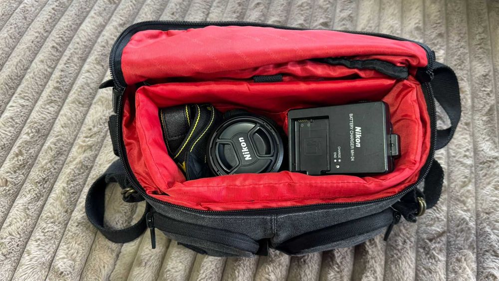 Aparat foto DSLR Nikon D5300, 24,2MP Black Entry level + 2 obiective