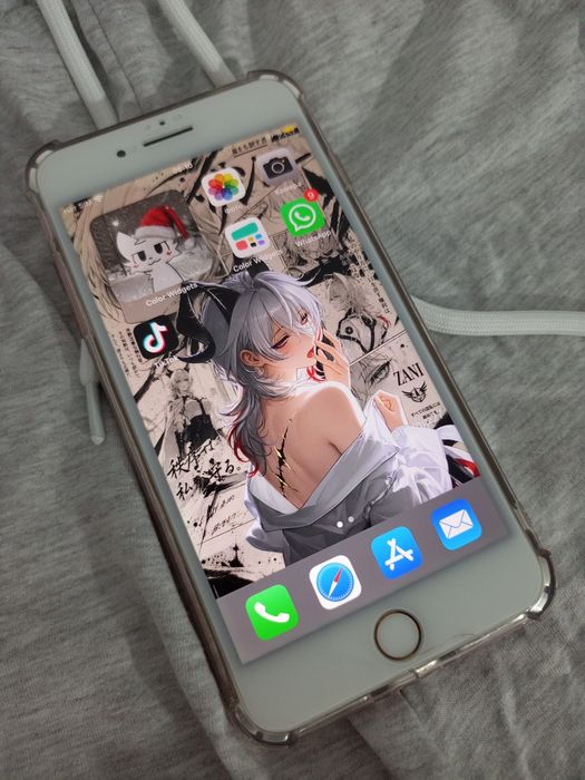 Айфон 7+ розовый обмен