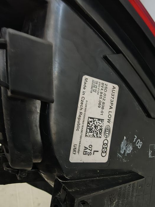 Lampa stânga spate audi A3 cod 8V4945069