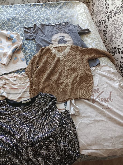 Продам женскую одежду.