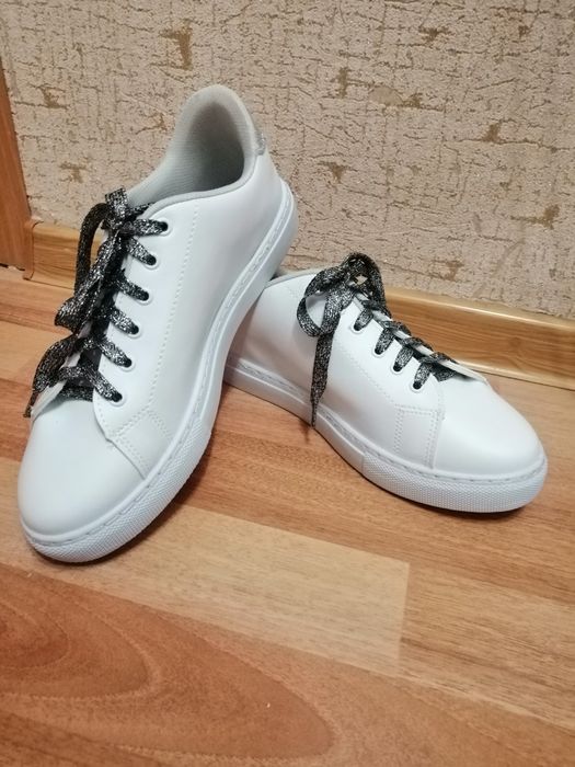 Кроссовки кеды новые