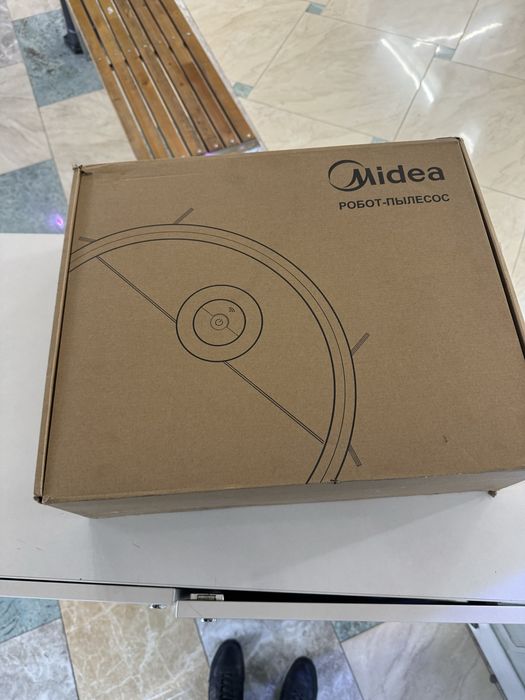 Робот пылесос!!!