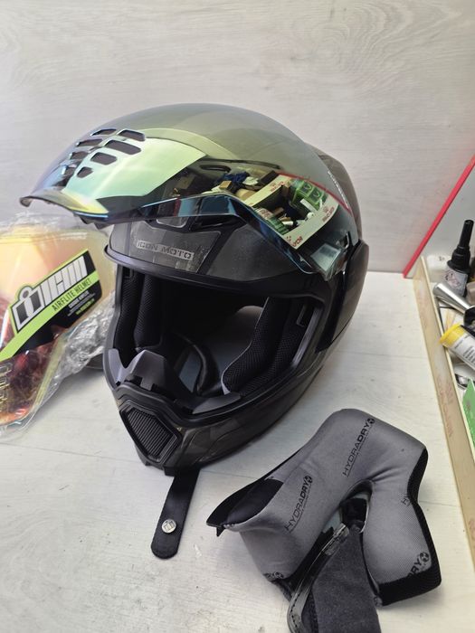 Icon AIRFLITE Battlescar 2 Helmet Каска Нова с Визьори Размер L 59-60
