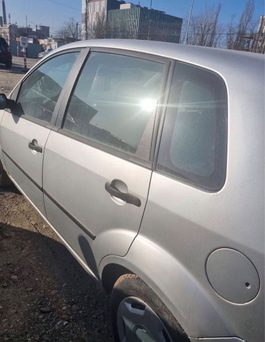 FORD Fiesta 2004 — imagine 4
