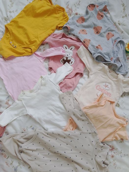 Прадм вещи на девочку от 1 месяца до 5 месяцев.