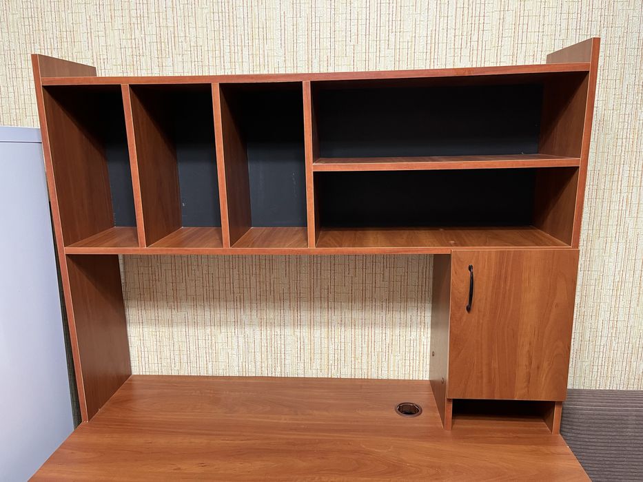 Продается стол срочно