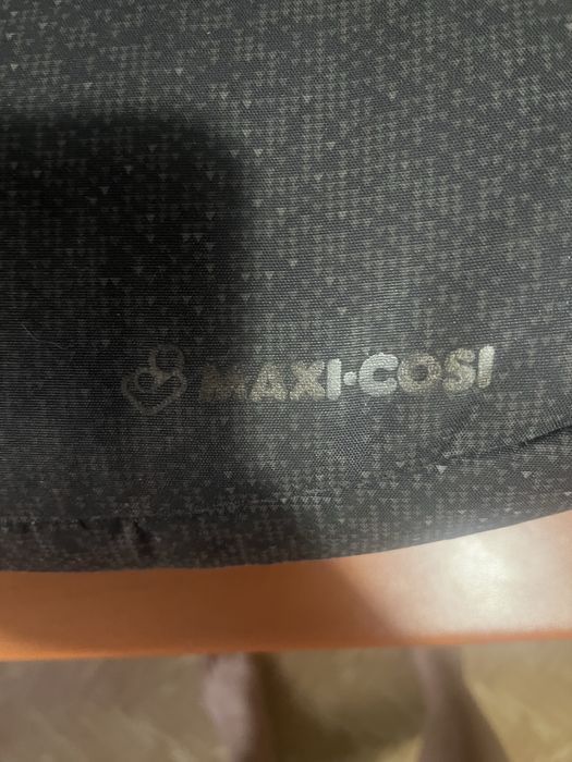 Продам качественное автокресло Maxi-cosi