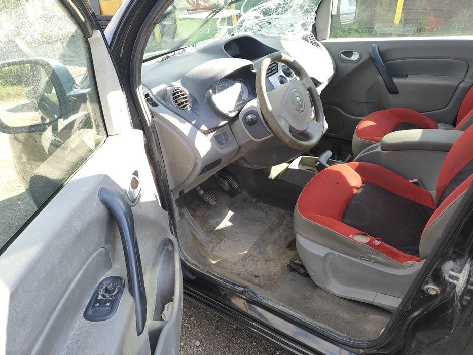 Продавам на части Рено Канго 2010г