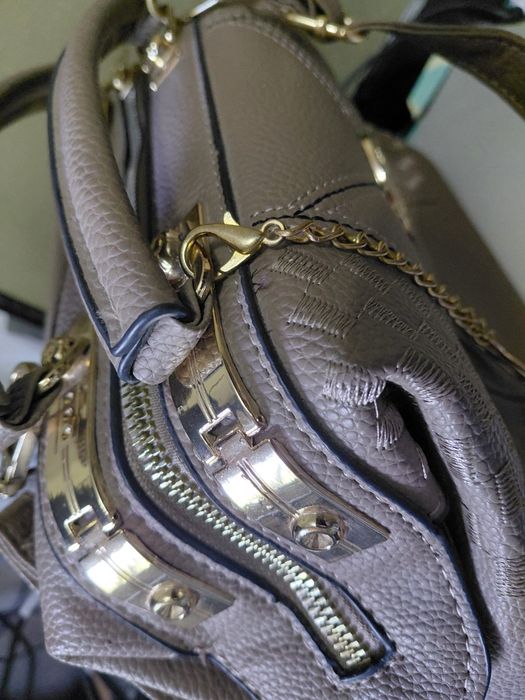 Сумку Michael Kors продам
